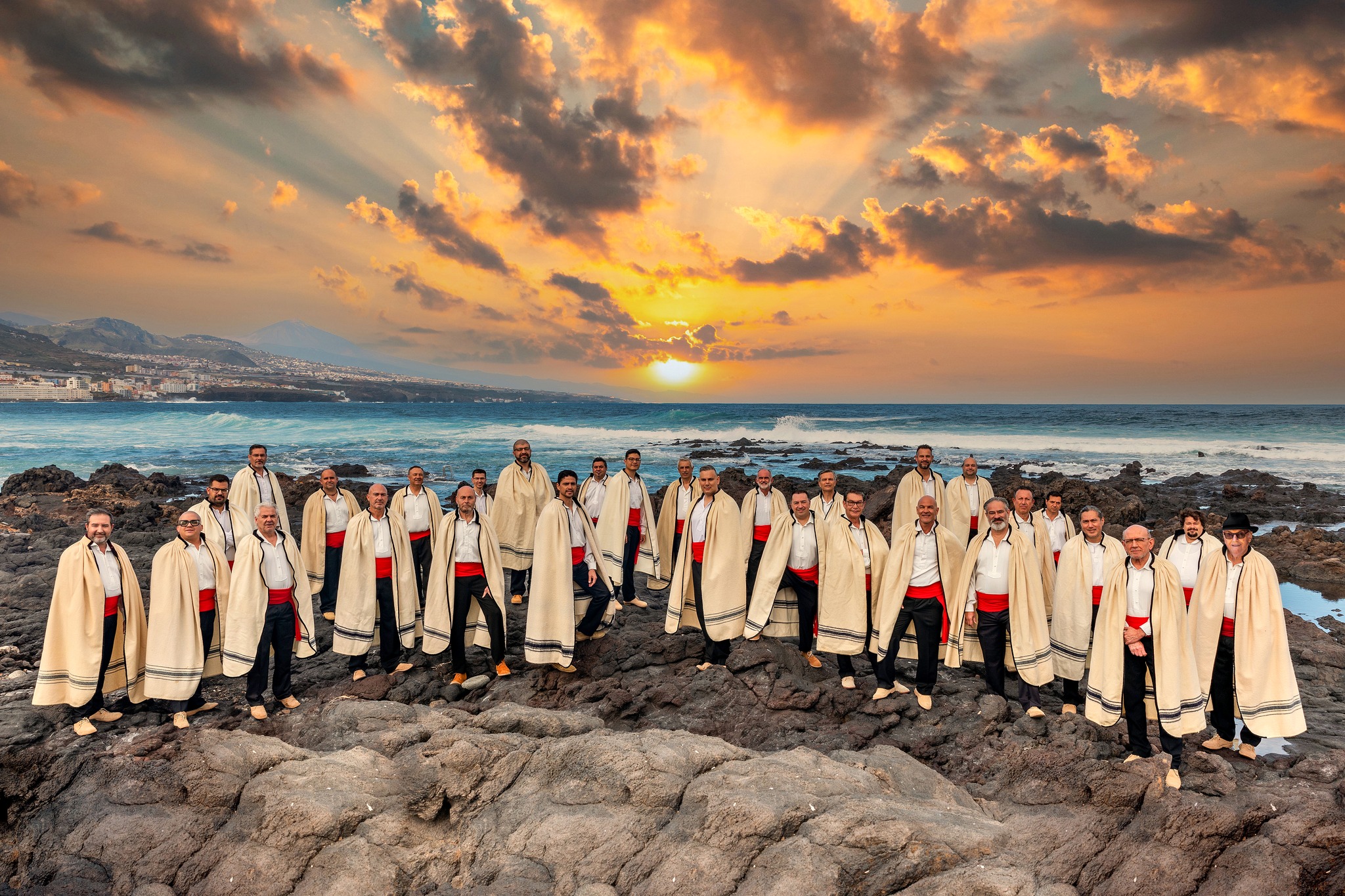 El Cabildo celebra el Día de Canarias con un concierto de Los Sabandeños