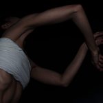 "Fangs": AnYoung Sung reinterpreta la danza de espadas coreana