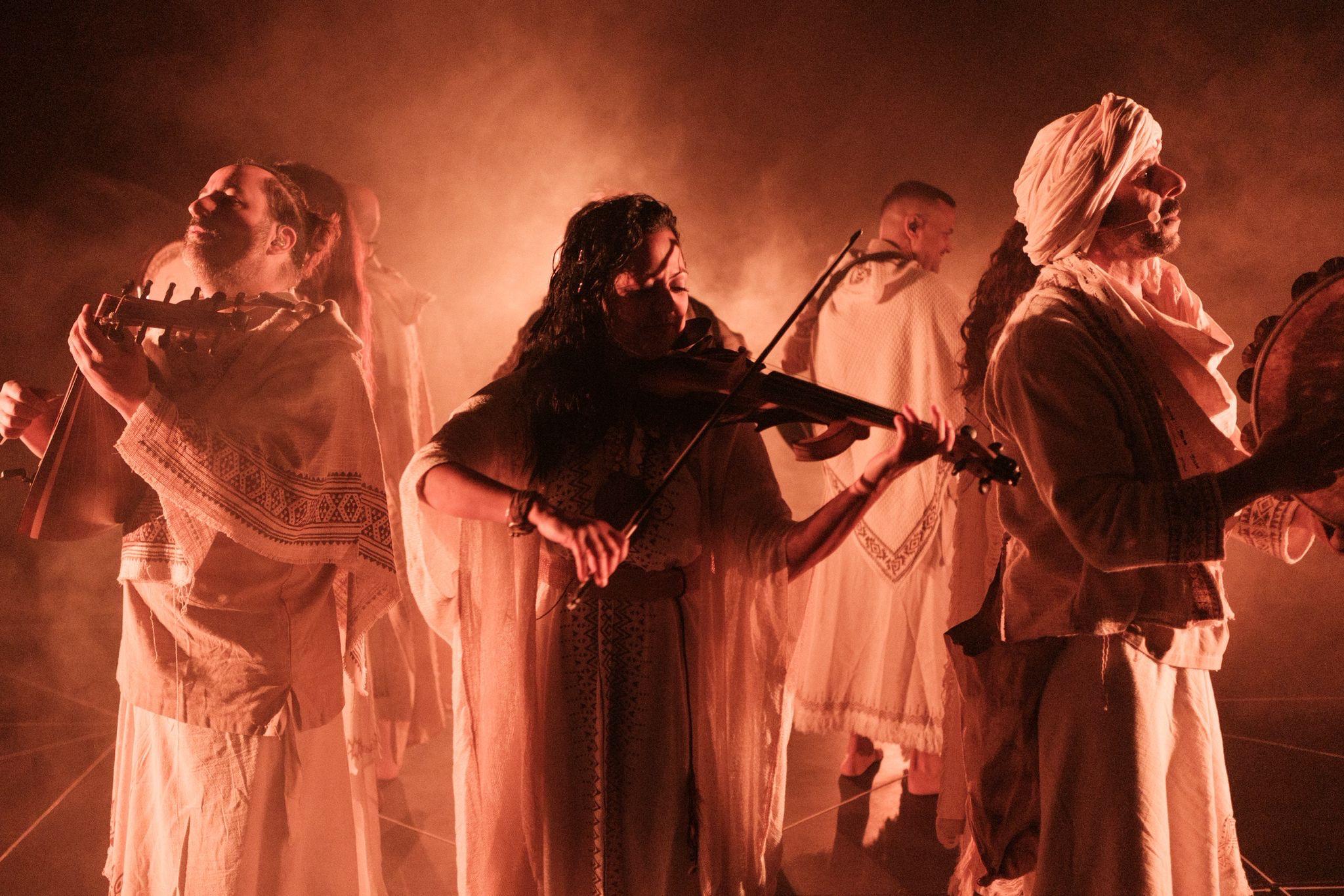 Pieles estrena nuevo espectáculo: "Arahal. Un lugar donde descansar"